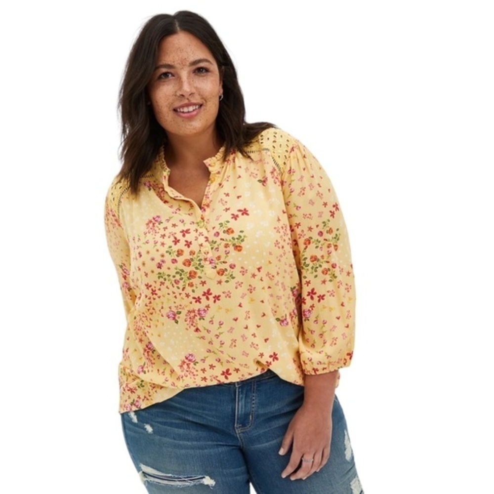 TORRID CRINKLE GAUZE BUTTON-FRONT TOP